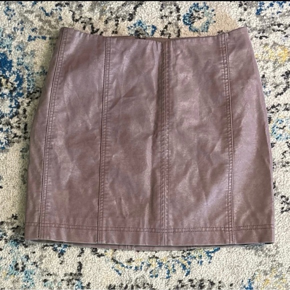 Free People Rose Pink Faux Leather Mini Short Skirt Women’s Size 4 - Picture 1 of 3